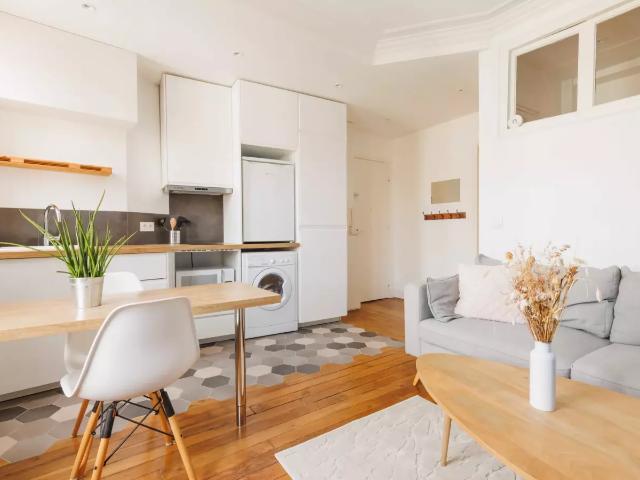 Location Appartement Rue Legendre, Paris