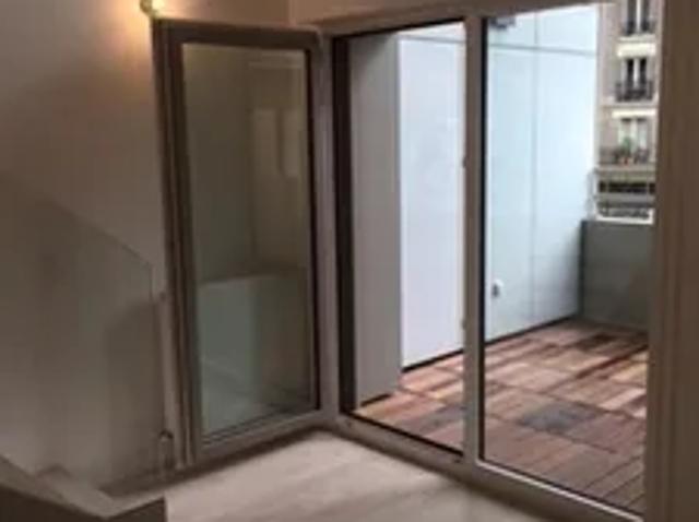 Location Appartement Rue Leibniz, Paris