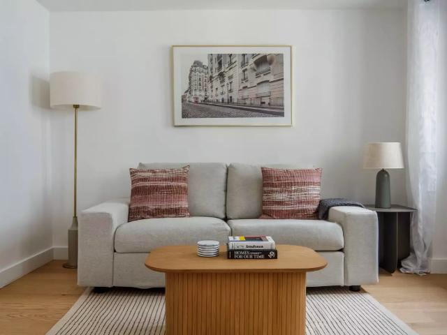 Location Appartement Rue Lekain, Paris