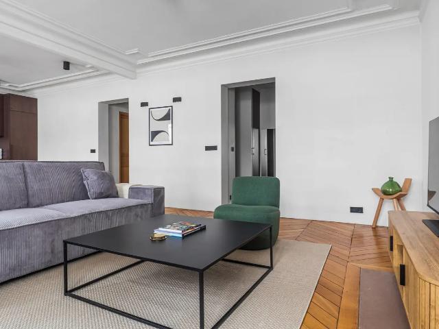 Location Appartement Rue Lekain, Paris
