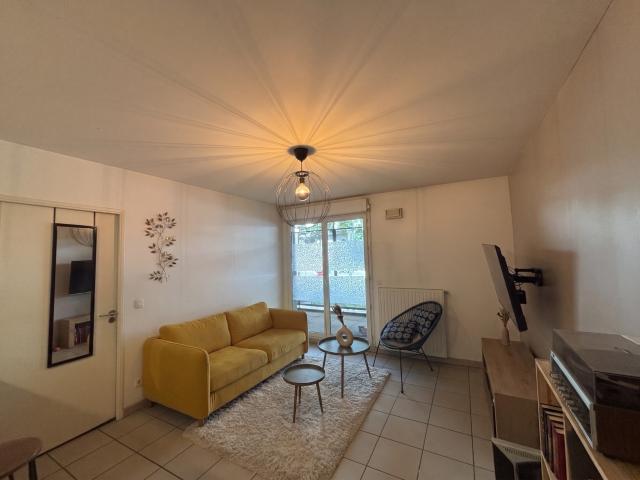 Location Appartement Rue Léon Blum, Villeurbanne