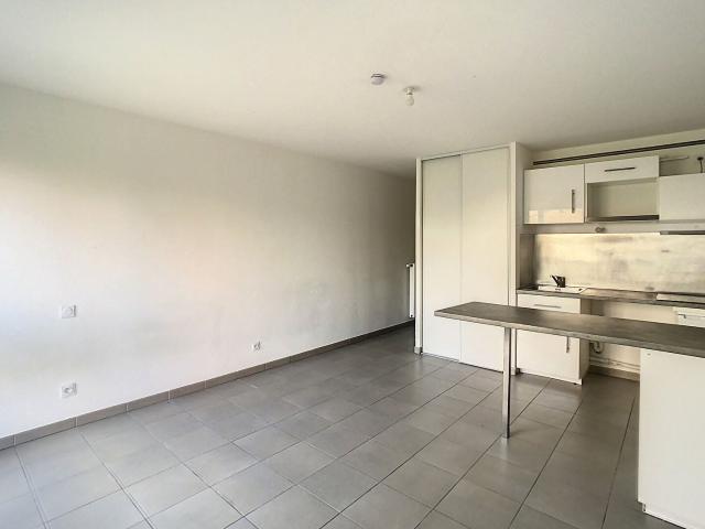 Location Appartement Rue Léon Blum, Villeurbanne