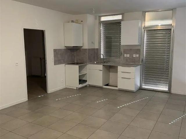 Location Appartement Rue Léon Blum, Villeurbanne