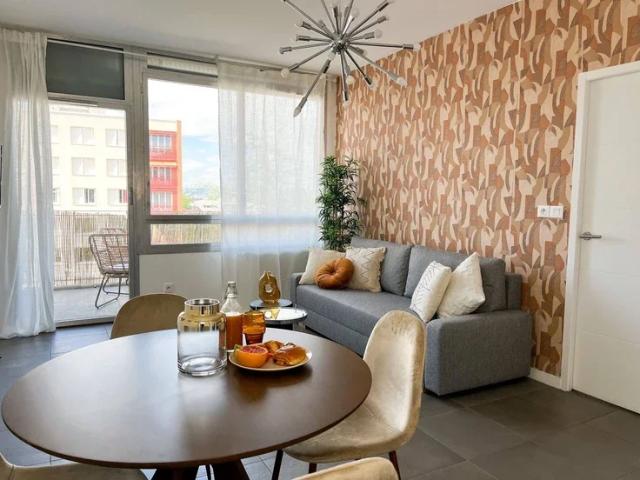 Location Appartement Rue Léon Blum, Villeurbanne
