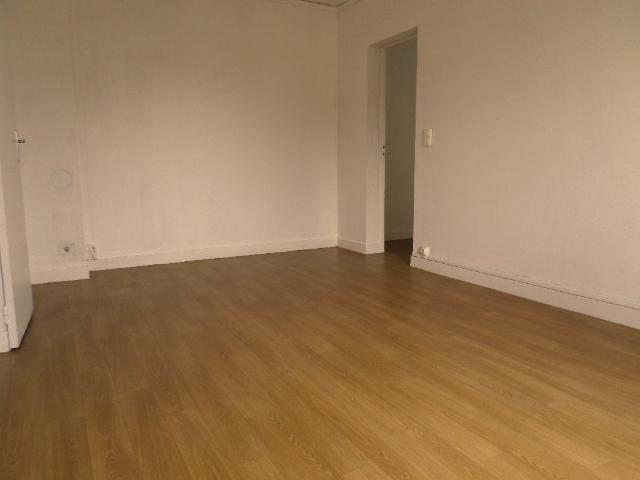 Location Appartement Rue Léon Dehuz, Charleville Mézières
