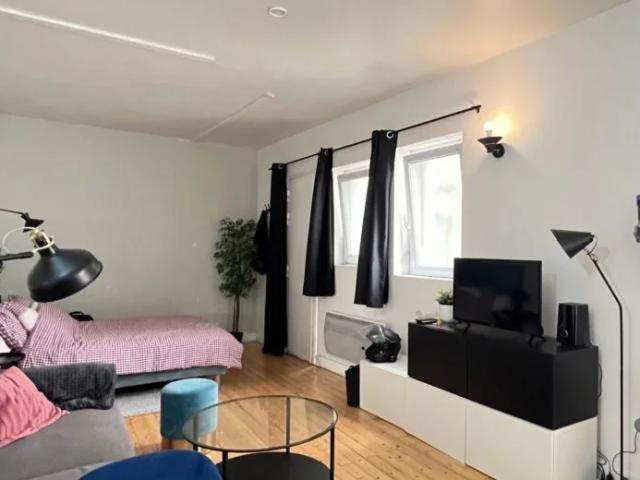 Location Appartement Rue Léon Frot, Paris