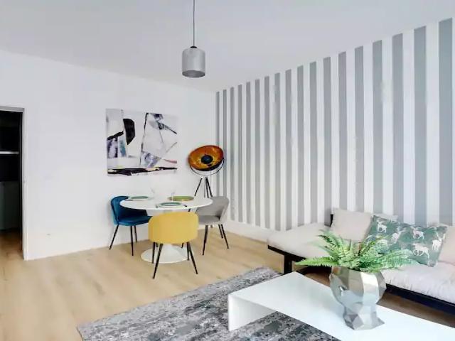 Location Appartement Rue Léon Jost, Paris