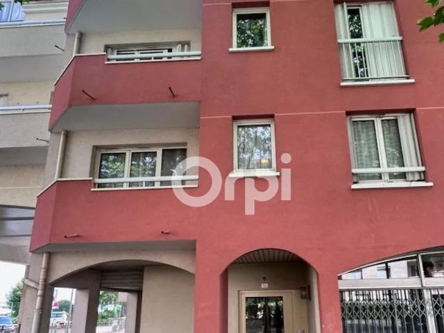 Location Appartement Rue Léon Renard, Longjumeau