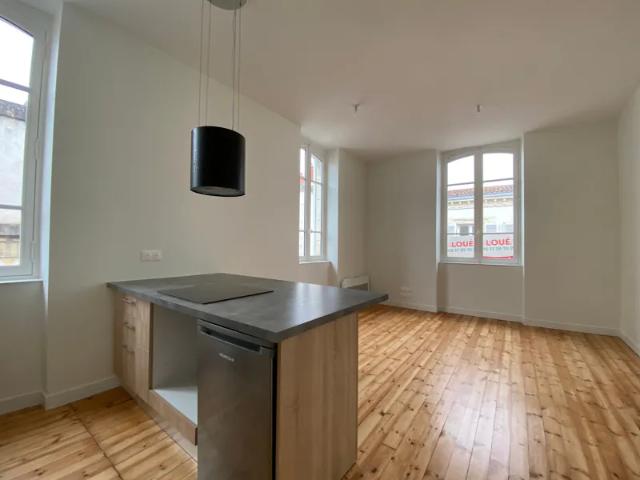 Location Appartement Rue Léonce Vieljeux, La Rochelle