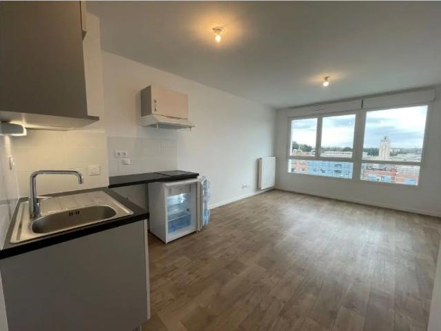 Location Appartement Rue Léopold Sédar Senghor, Évry