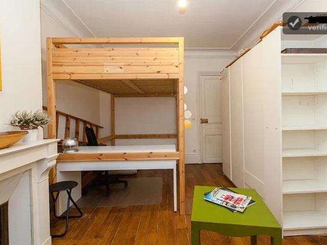 Location Appartement Rue Lepic, Paris
