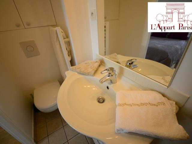 Location Appartement Rue Lepic, Paris