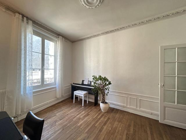 Location Appartement Rue Linguet, Reims