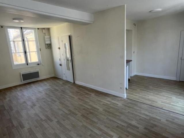 Location Appartement Rue Lionel Royer, Le Mans
