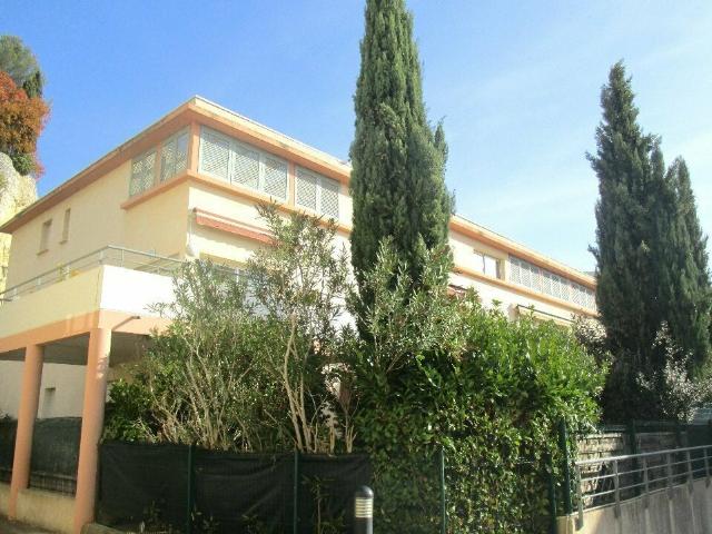 Location Appartement Rue Monjardin, Nîmes