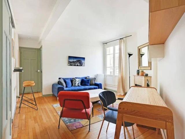 Location Appartement Rue Montcalm, Paris