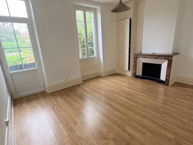 Location Appartement Rue Mathieu de la Drôme, Saint Étienne