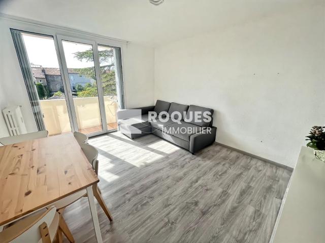 Location Appartement Rue Mathieu Prévot, Millau