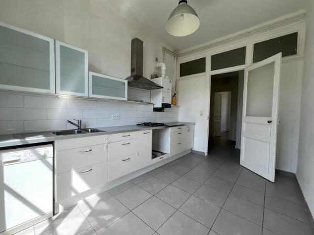 Location Appartement Rue Mathurin Brissonneau, Nantes