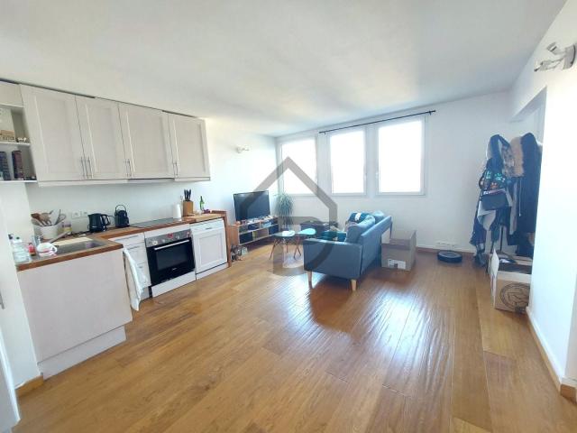 Location Appartement Rue Mathurin Régnier, Paris