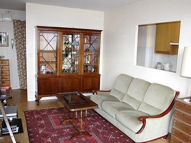 Location Appartement Rue Mathurin Régnier, Paris