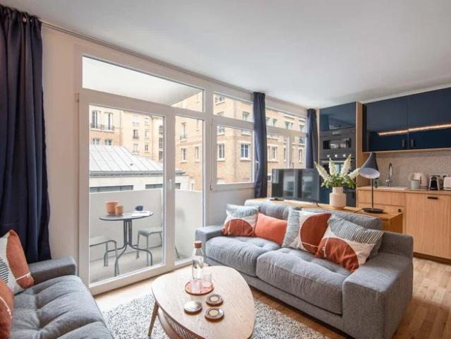 Location Appartement Rue Mathurin Régnier, Paris