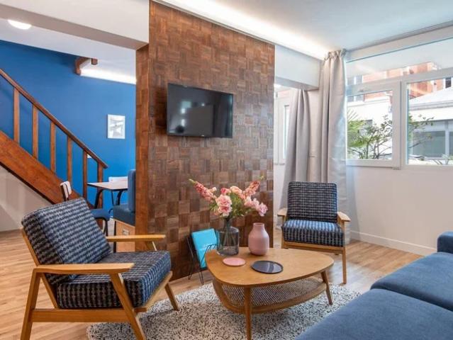 Location Appartement Rue Mathurin Régnier, Paris