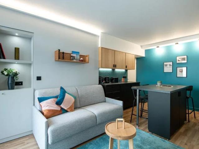 Location Appartement Rue Mathurin Régnier, Paris