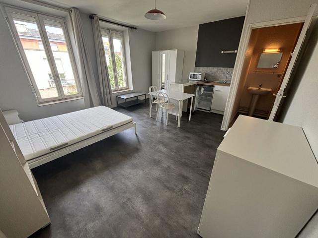 Location Appartement Rue Maucroix, Reims