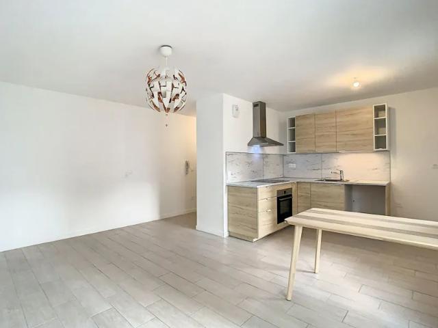 Location Appartement Rue Maurice Déménitroux, Créteil