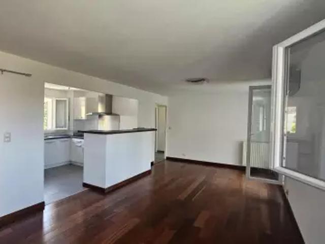 Location Appartement Rue Mayor de Montricher, Vitrolles