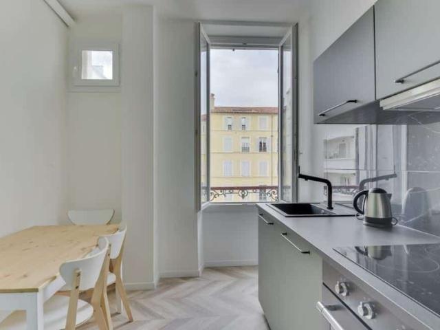 Location Appartement Rue Mazenod, Marseille