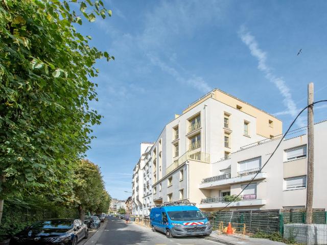 Location Appartement Rue Madiraa, Courbevoie