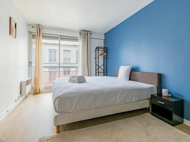 Location Appartement Rue Maison Dieu, Paris