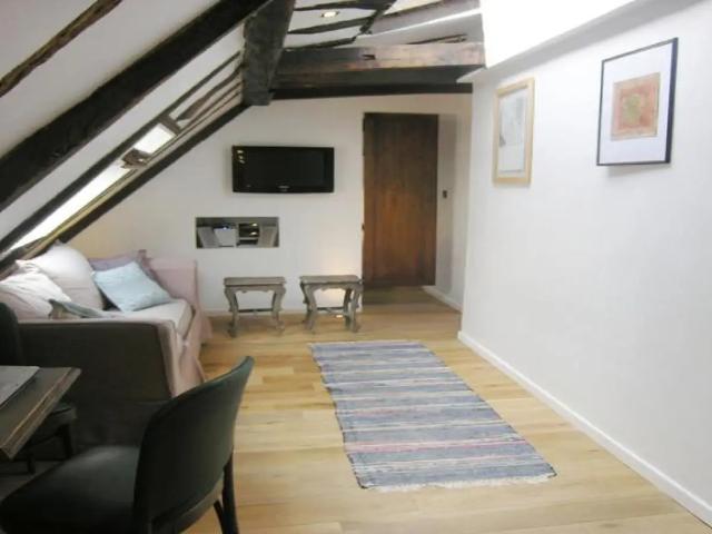 Location Appartement Rue Mandar, Paris