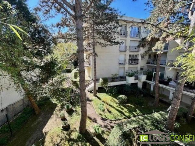 Location Appartement Rue Marc Sangnier, Châtenay Malabry