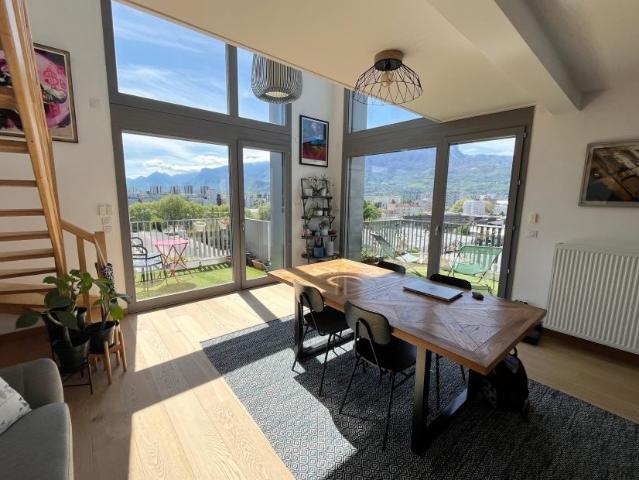 Location Appartement Rue Marceline Desbordes Valmore, Grenoble