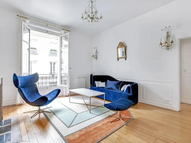Location Appartement Rue Marbeuf, Paris