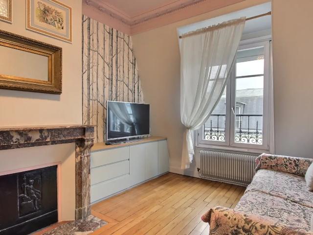 Location Appartement Rue Marguerin, Paris