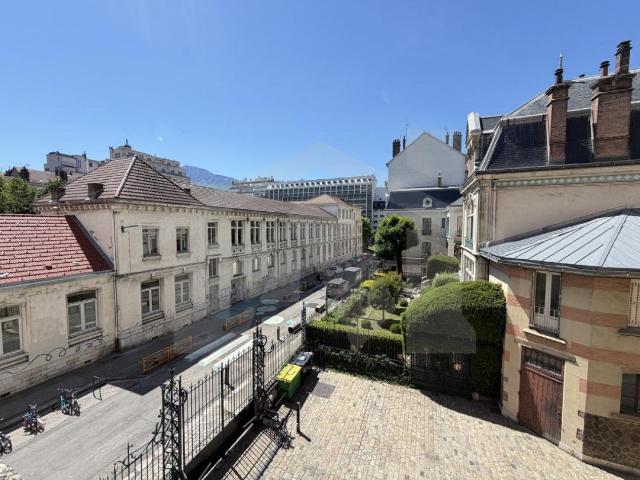 Location Appartement Rue Maréchal Dode, Grenoble