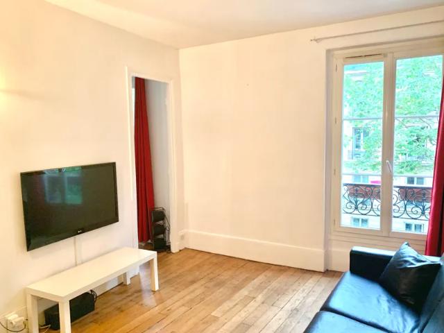 Location Appartement Rue Meynadier, Paris