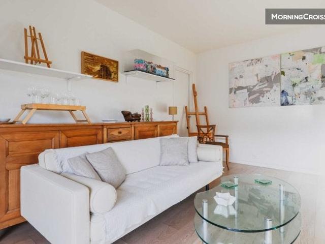 Location Appartement Rue Mesnil, Paris