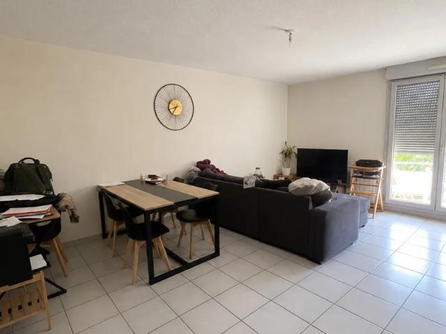 Location Appartement Rue Michel Aulas, Limas