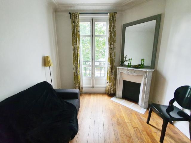 Location Appartement Rue Michel Ange, Paris