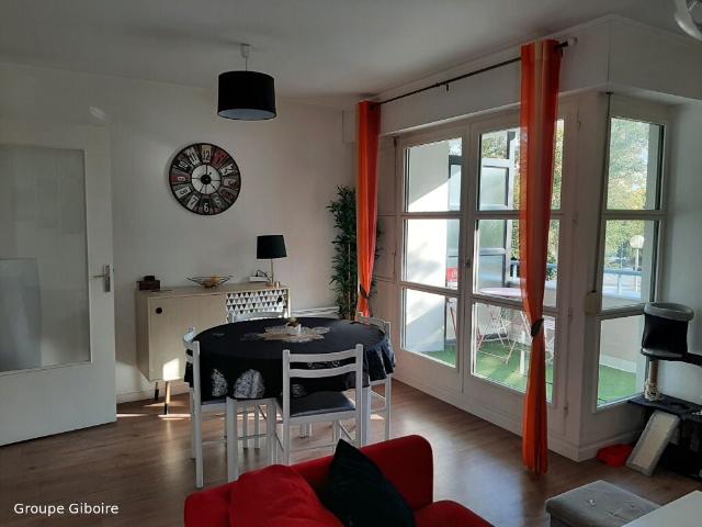 Location Appartement Rue Mirabeau, Rennes