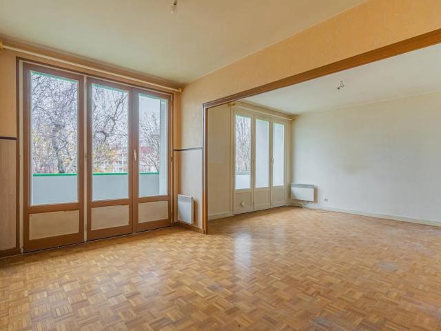 Location Appartement Rue Missak Manouchian, Échirolles