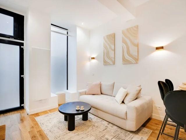 Location Appartement Rue Notre Dame de Nazareth, Paris