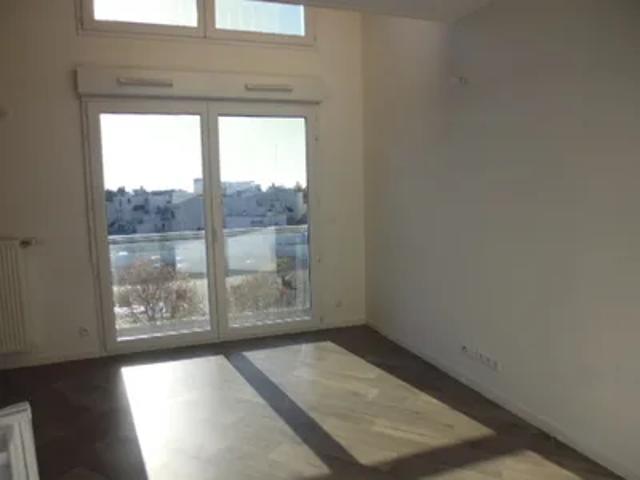 Location Appartement Rue Nettie Stevens, Évry