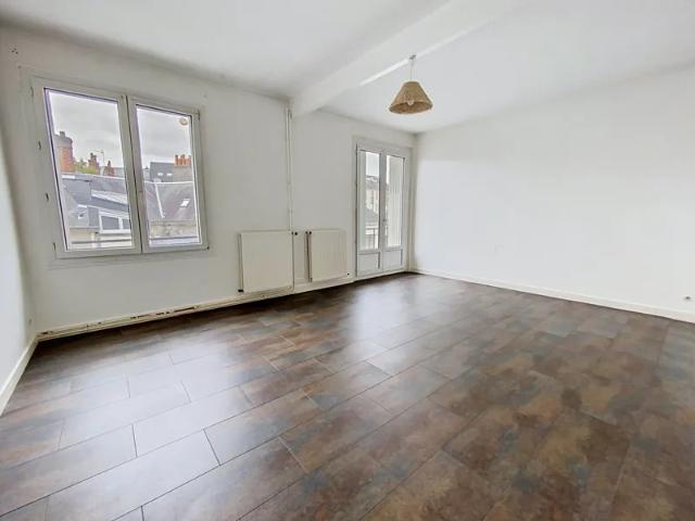 Location Appartement Rue Néricault Destouches, Tours