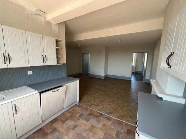 Location Appartement Rue Nicolas Cugnot, Roanne